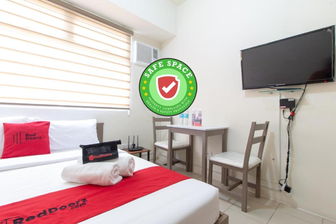 Reddoorz Plus @ Urban Deca Tower Edsa 2 Mandaluyong Exterior photo