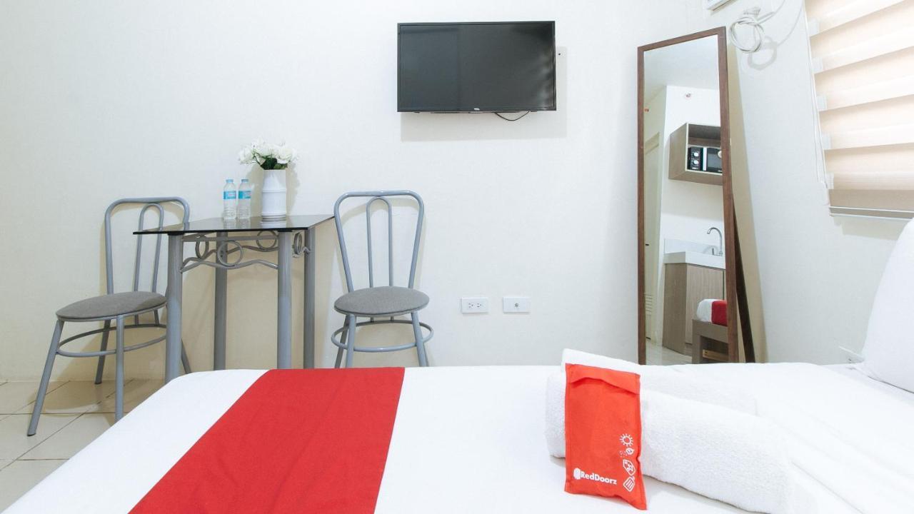 Reddoorz Plus @ Urban Deca Tower Edsa 2 Mandaluyong Exterior photo
